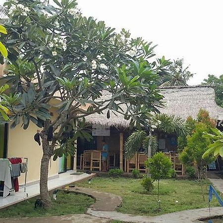 Baleku Homestay Trawangan Gili Trawangan Exterior photo